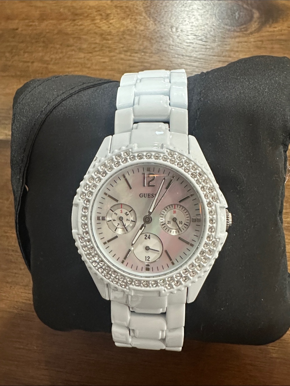 GUESS White & Crystal Waterpro Watch G12543L - Good Condition